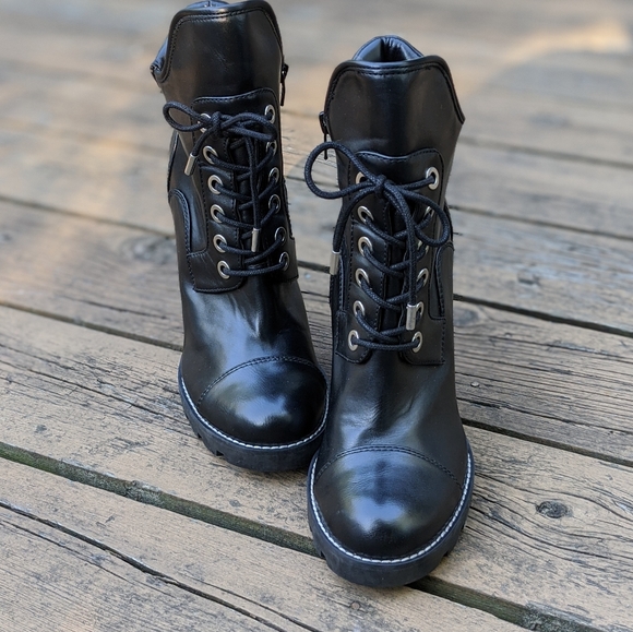 Guess Shoes - Guess Roxey Lace-up Faux Leather Combat Boots 10 M